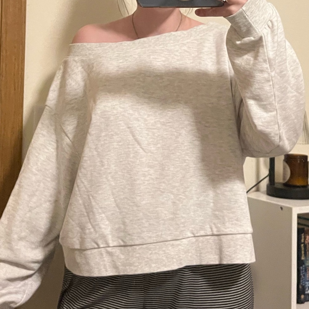H&M Off-Shoulder Sweater - Light Gray